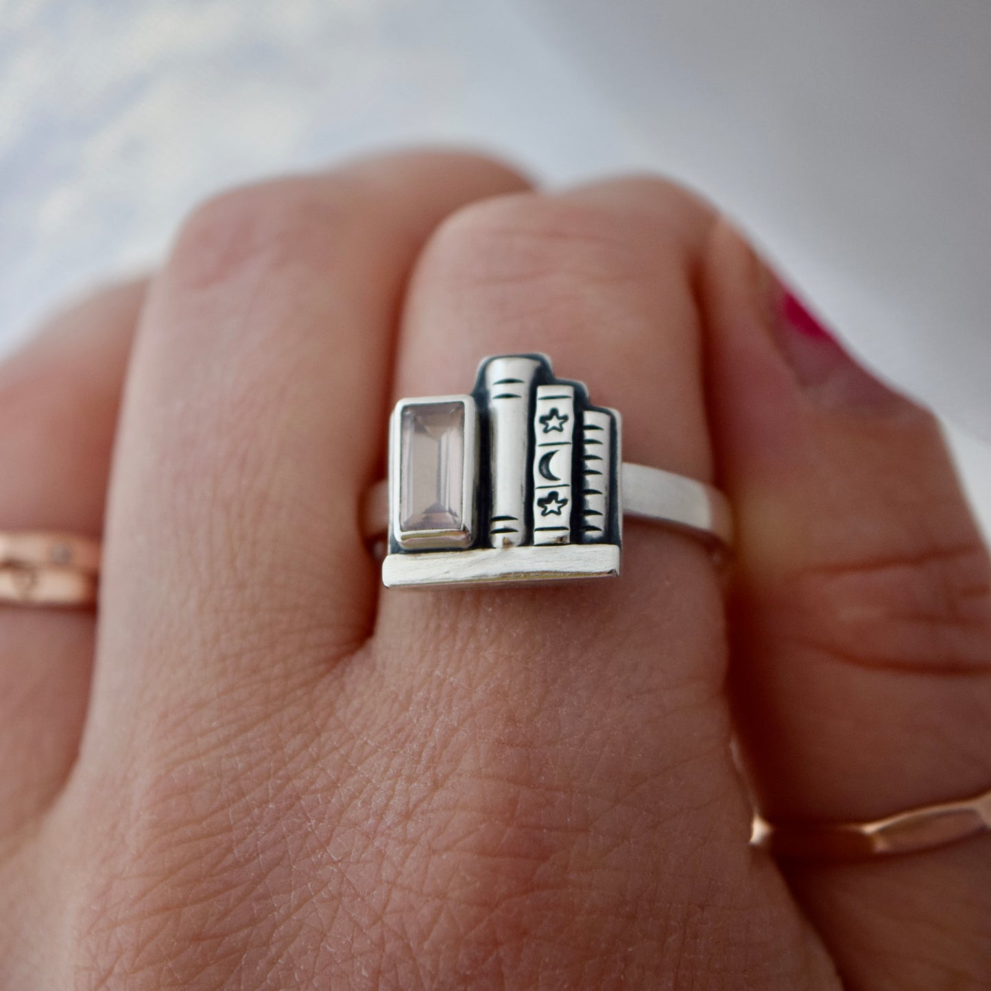 Bookshelf Ring with Rose Quartz Size 10