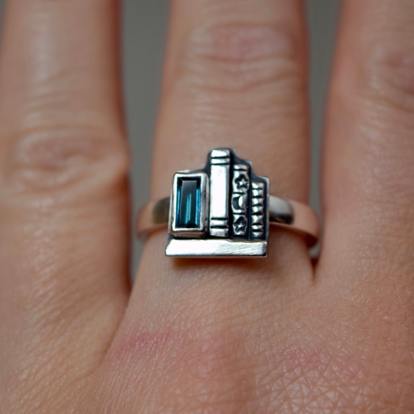 Bookshelf Ring with London Blue Topaz Size 7.5
