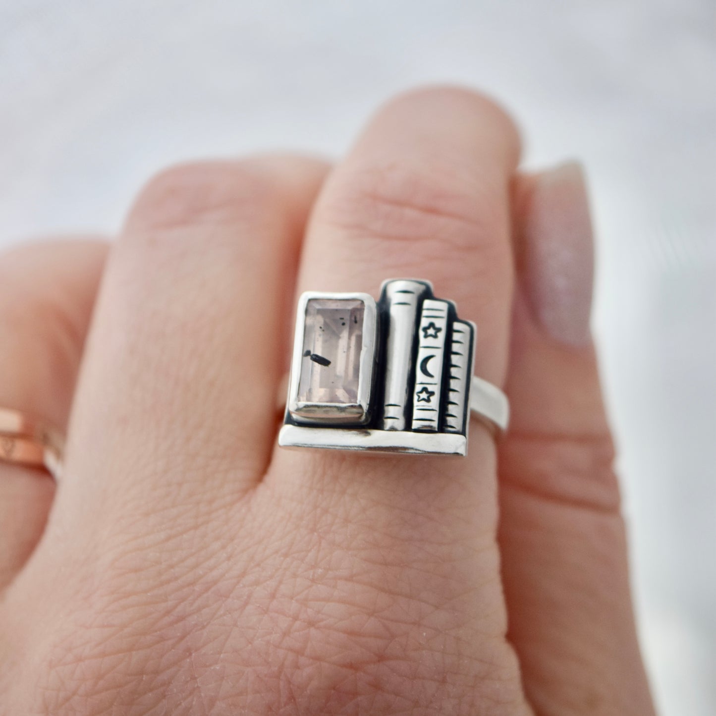 Bookshelf Ring with Diopside Rose Quartz Size 7