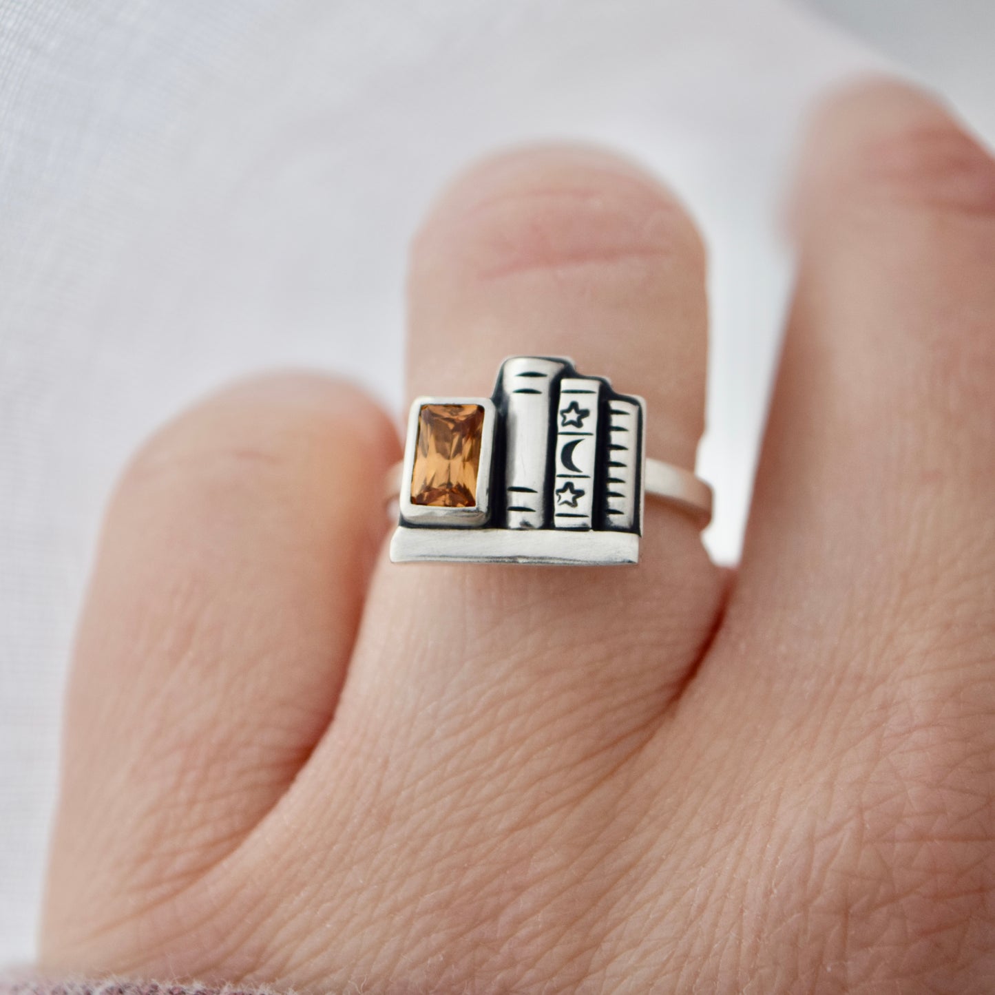 Mini Bookshelf Ring with Malaya Garnet Size 5