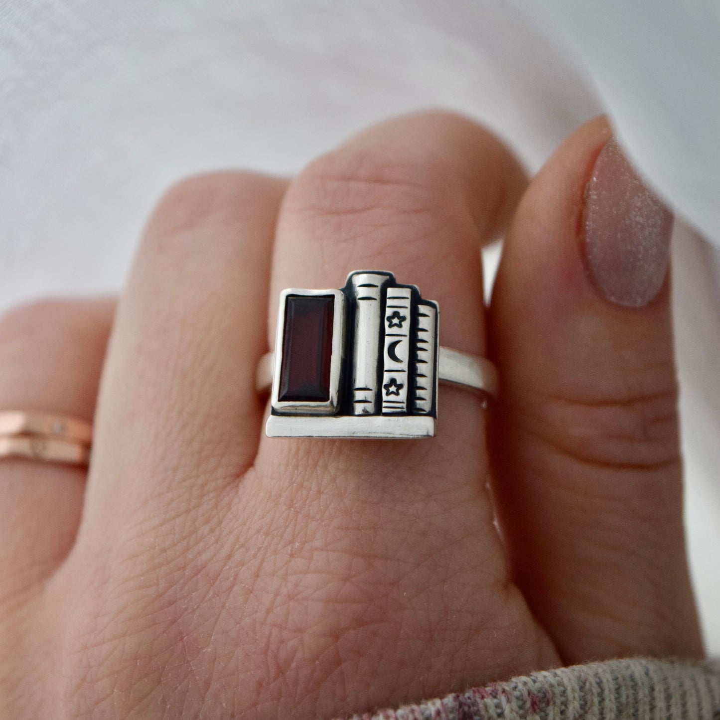 Bookshelf Ring with Garnet Size 9