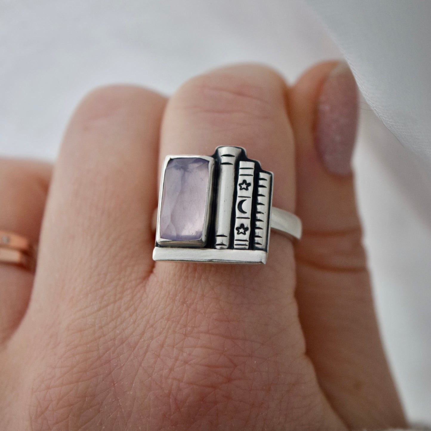 Bookshelf Ring with Faceted Lavender Quartz Size 8.5