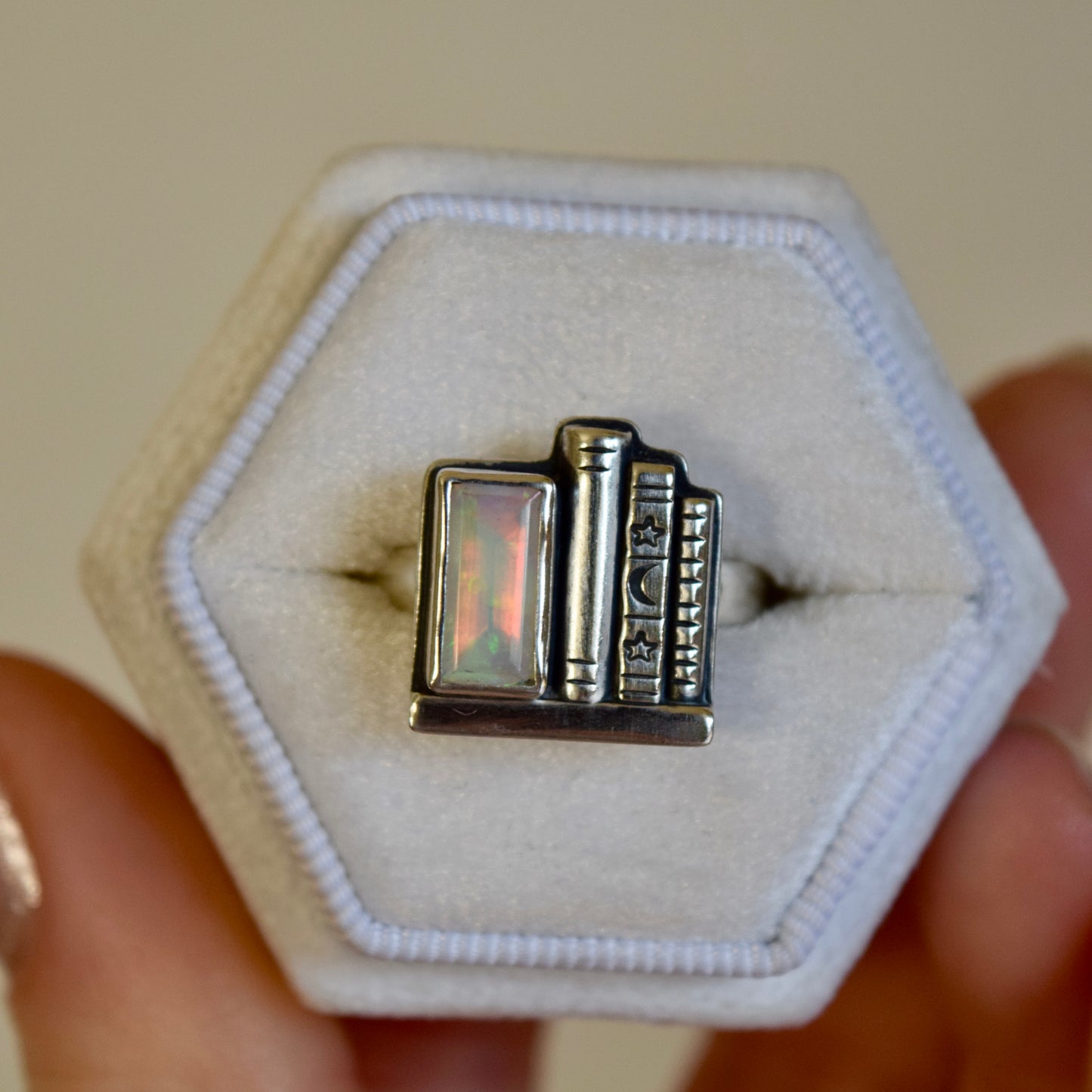 Bookshelf Ring with Ethiopian Opal size 7