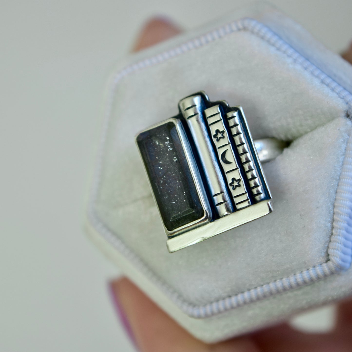 Bookshelf Ring with Labradorite Size 5.5