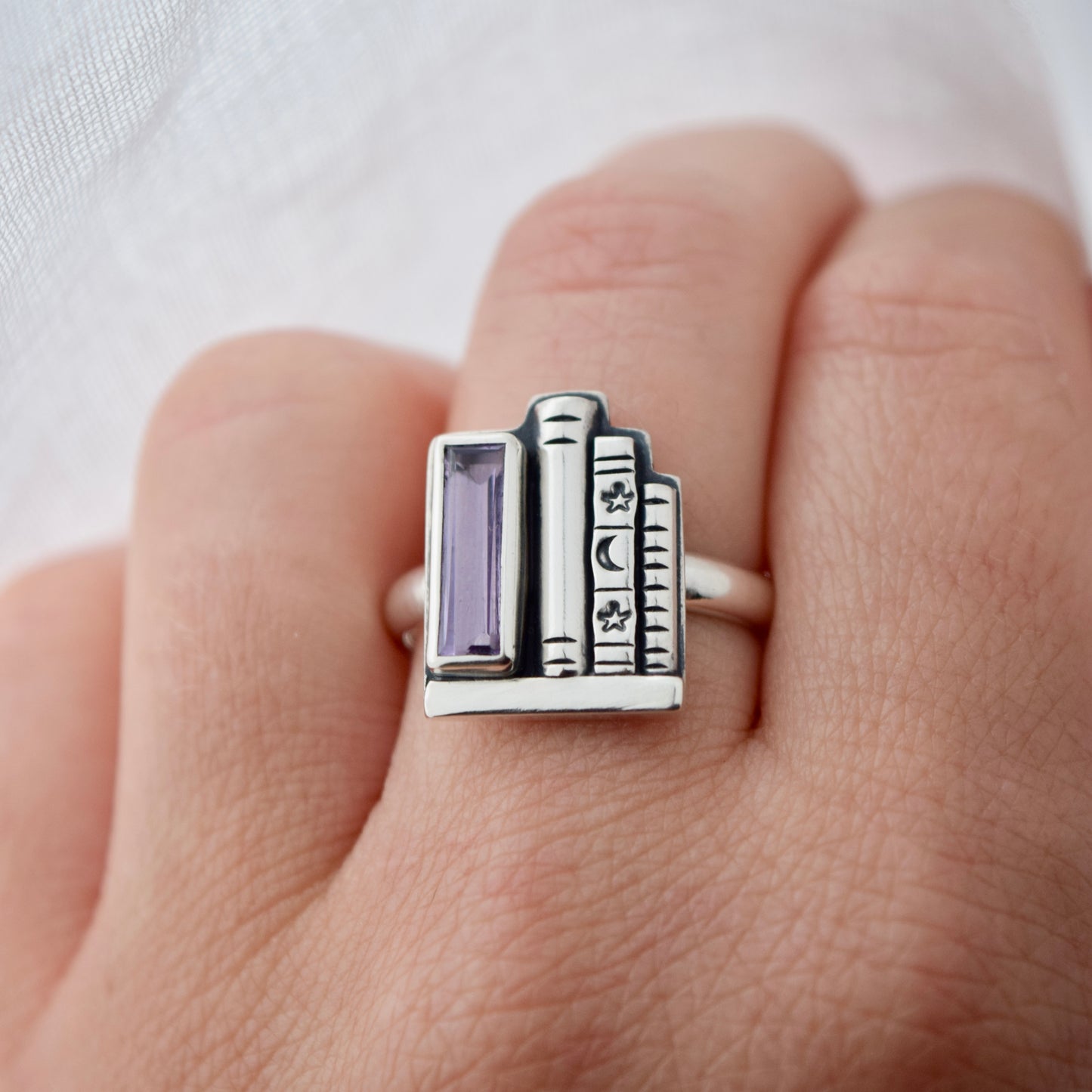 Bookshelf Ring with Faceted Amethyst Size 9