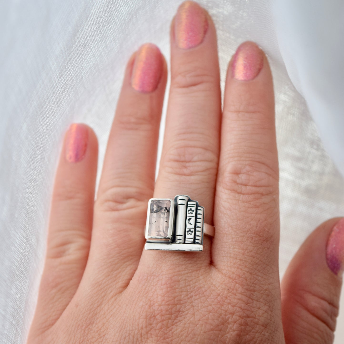 Bookshelf Ring with Diopside Rose Quartz Size 7