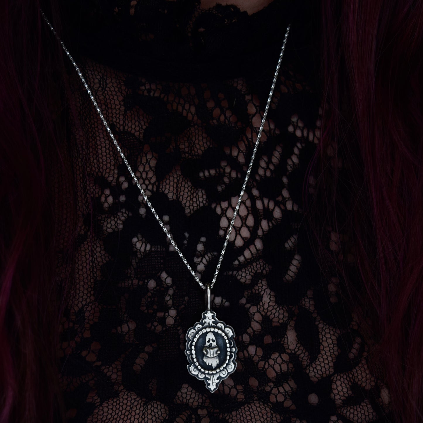 Reading Ghostie Cameo Necklace