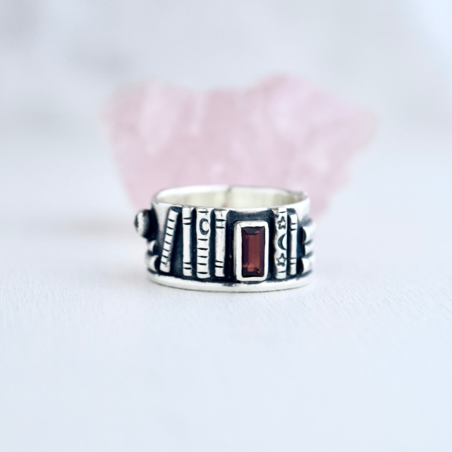 Bookshelf Ring Band with Garnet Size 5.25