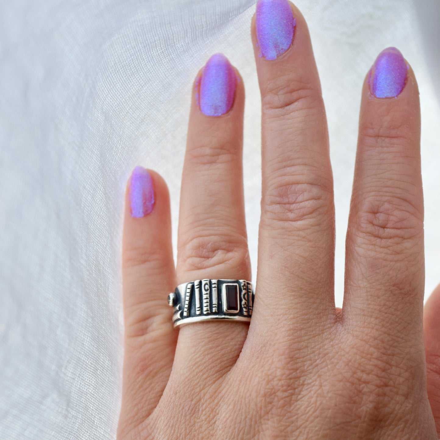 Bookshelf Ring Band with Garnet Size 5.25