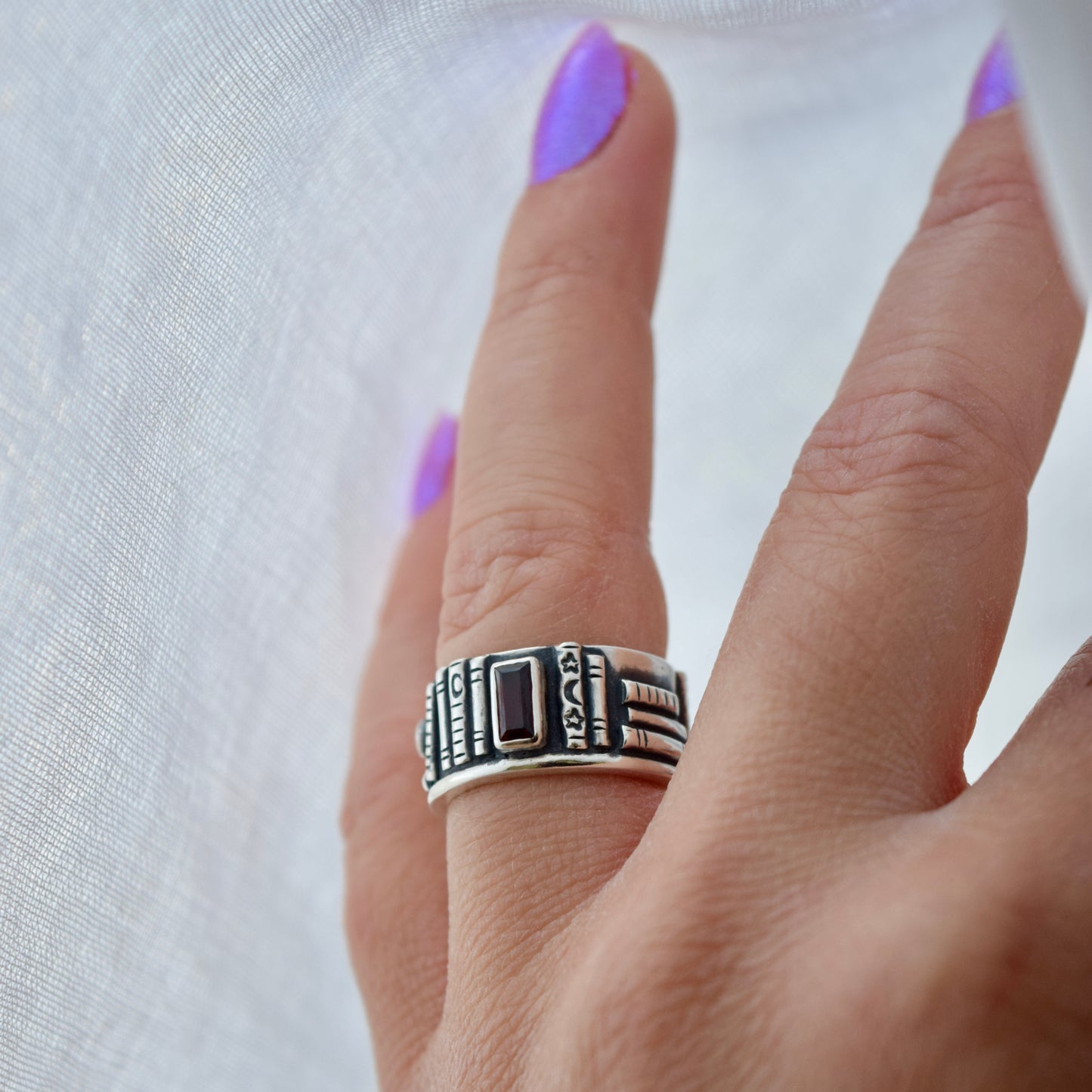 Bookshelf Ring Band with Garnet Size 5.25
