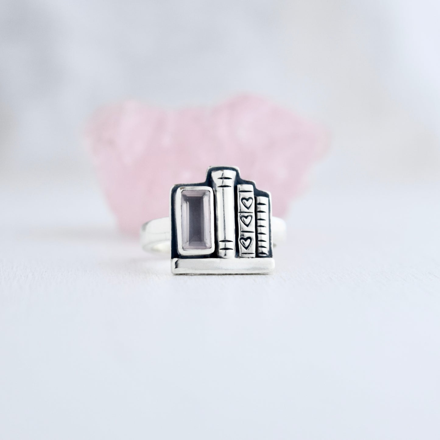 Bookshelf Ring with Rose Quartz Size 6