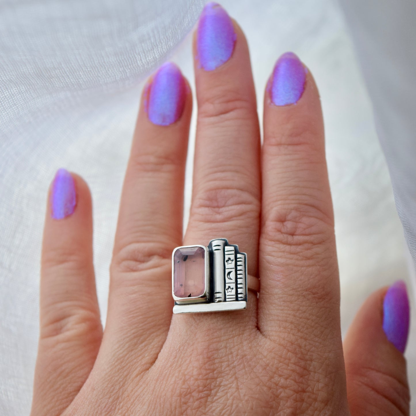 Bookshelf Ring with Diopside Rose Quartz Size 6