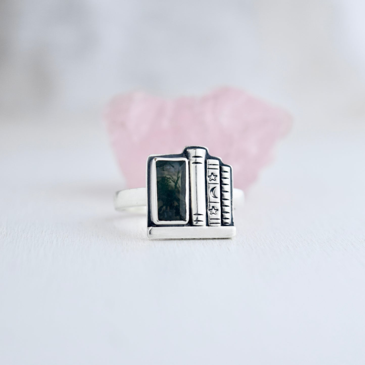Bookshelf Ring with Faceted Moss Agate Size 10