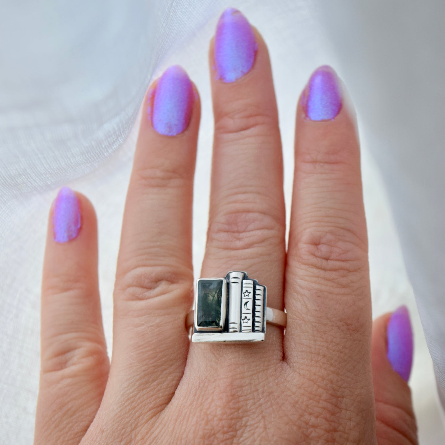 Bookshelf Ring with Faceted Moss Agate Size 10