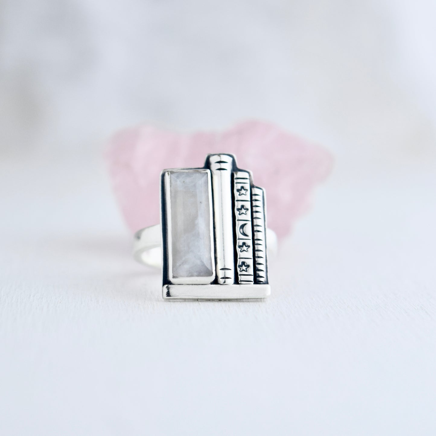 Bookshelf Ring with Rainbow Moonstone Size 8