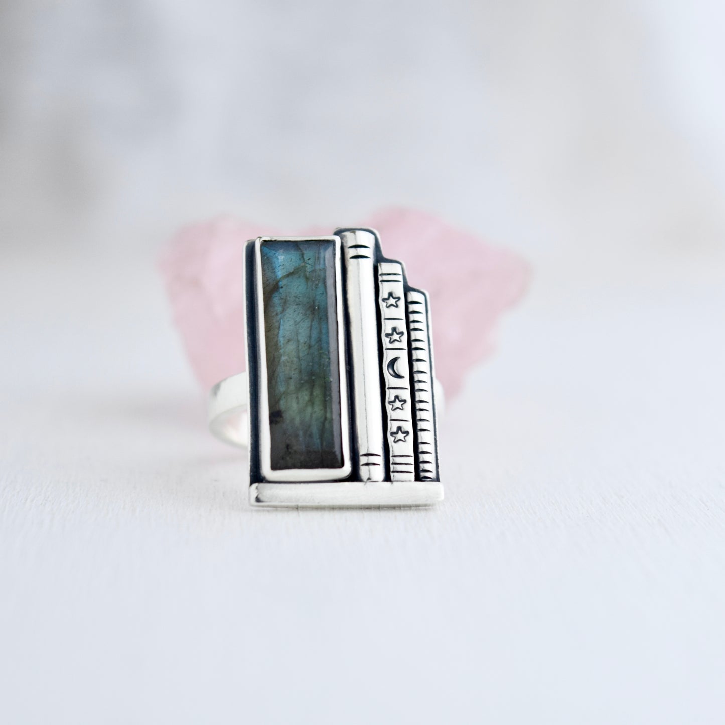 Bookshelf Ring with Labradorite Size 8.5