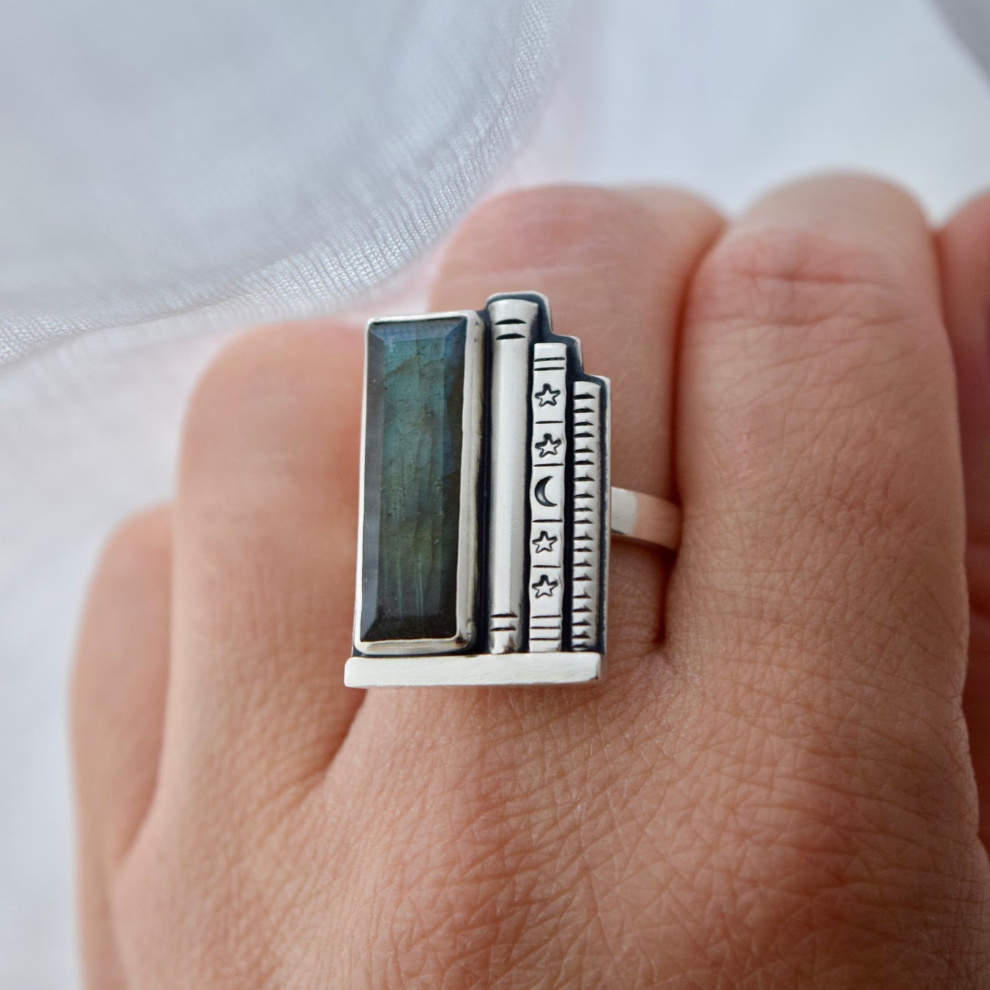 Bookshelf Ring with Labradorite Size 8.5