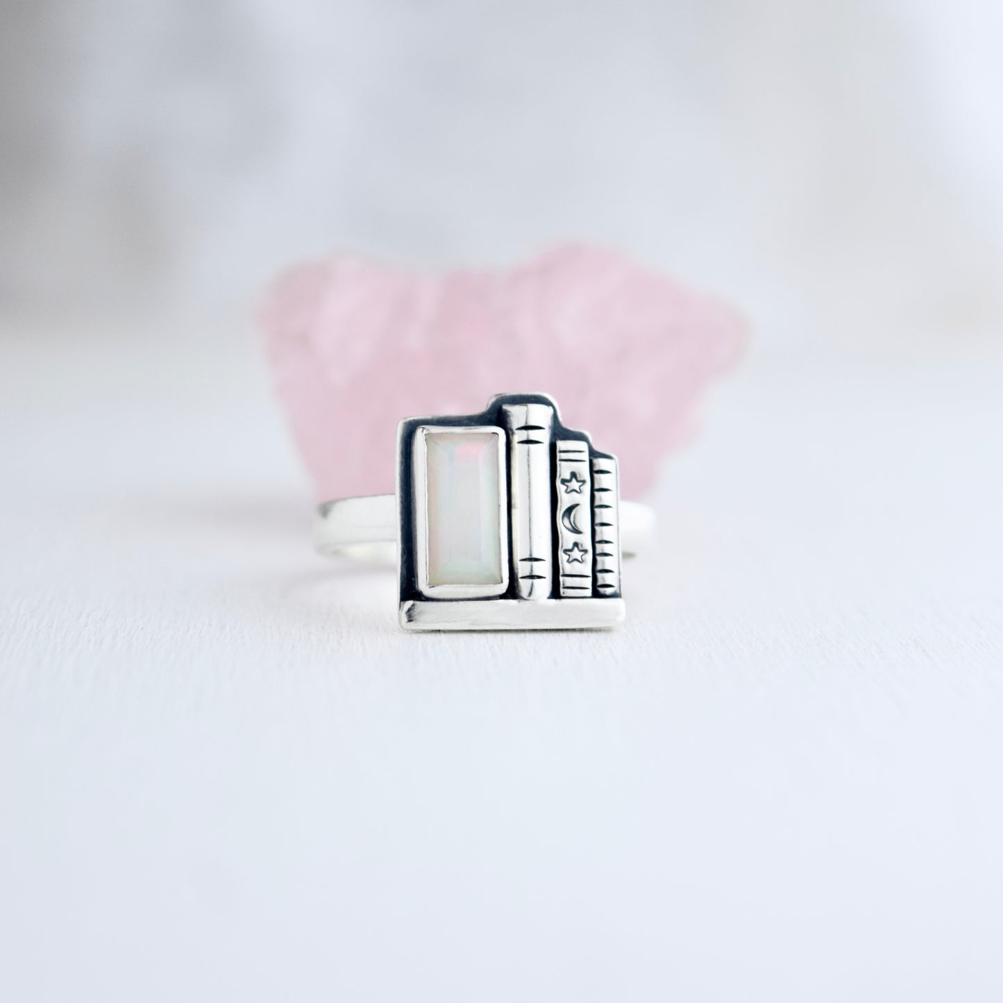 Bookshelf Ring with Faceted Ethiopian Opal Size 11