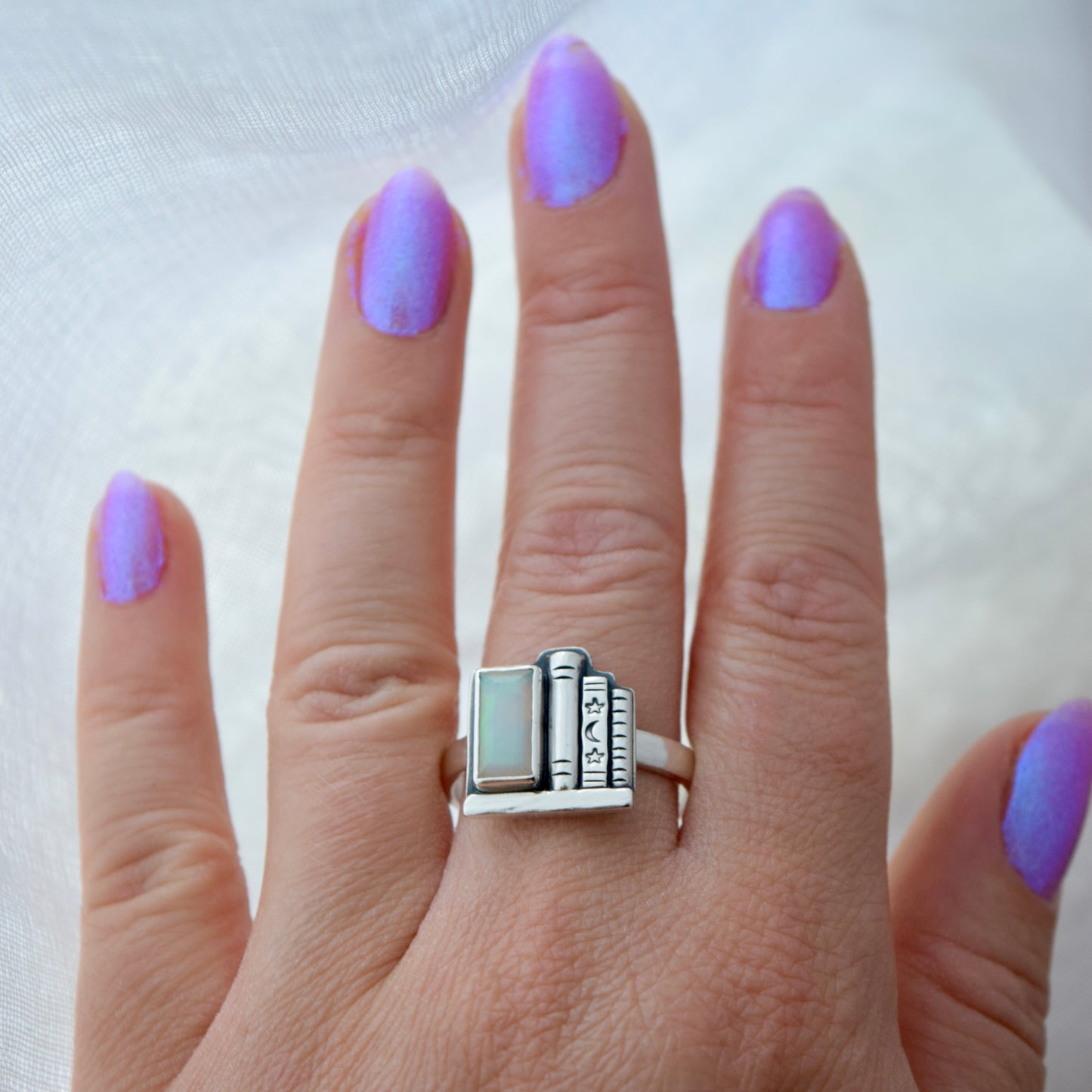 Bookshelf Ring with Faceted Ethiopian Opal Size 11