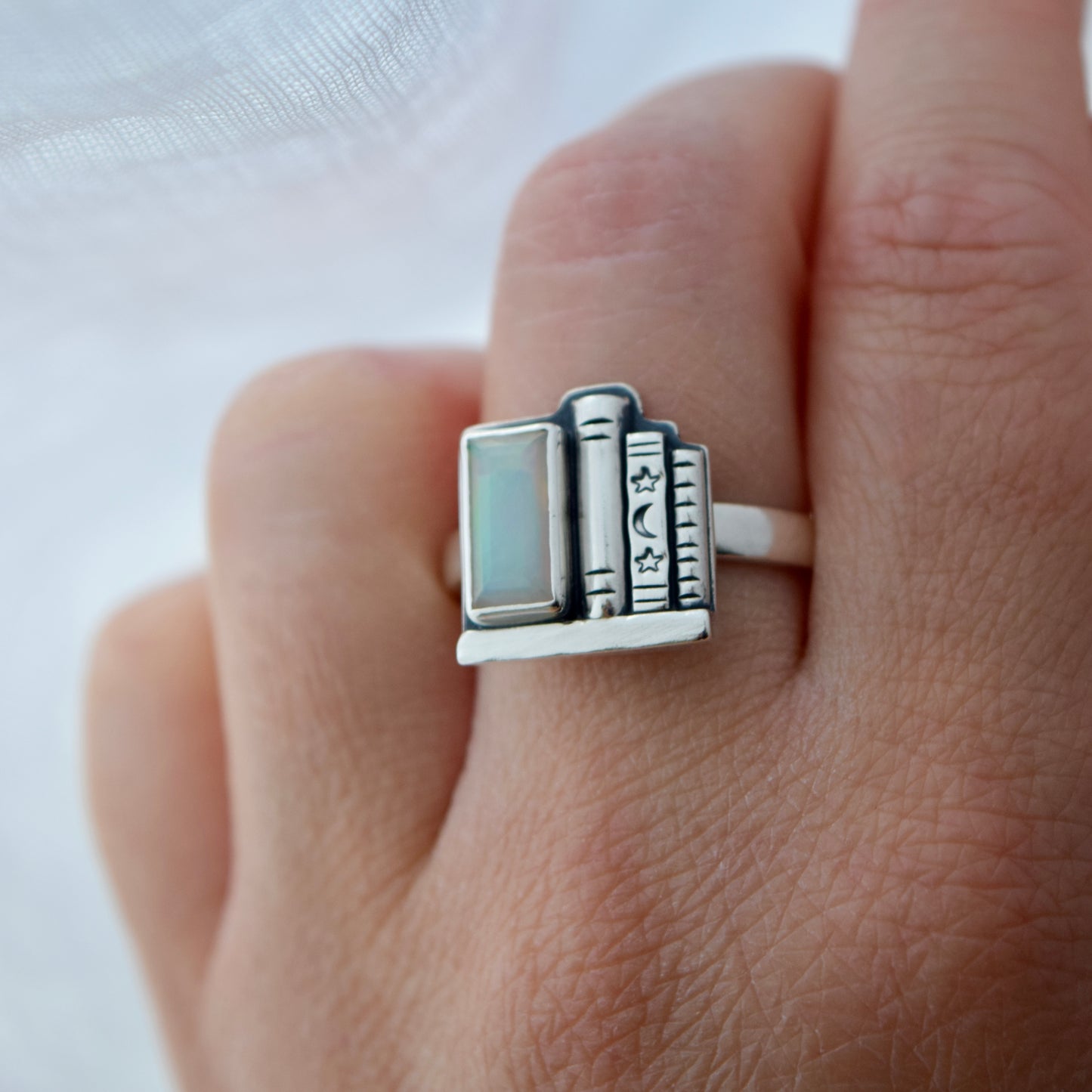 Bookshelf Ring with Faceted Ethiopian Opal Size 11