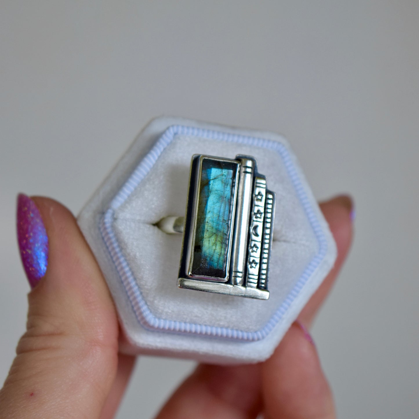 Bookshelf Ring with Labradorite Size 8.5