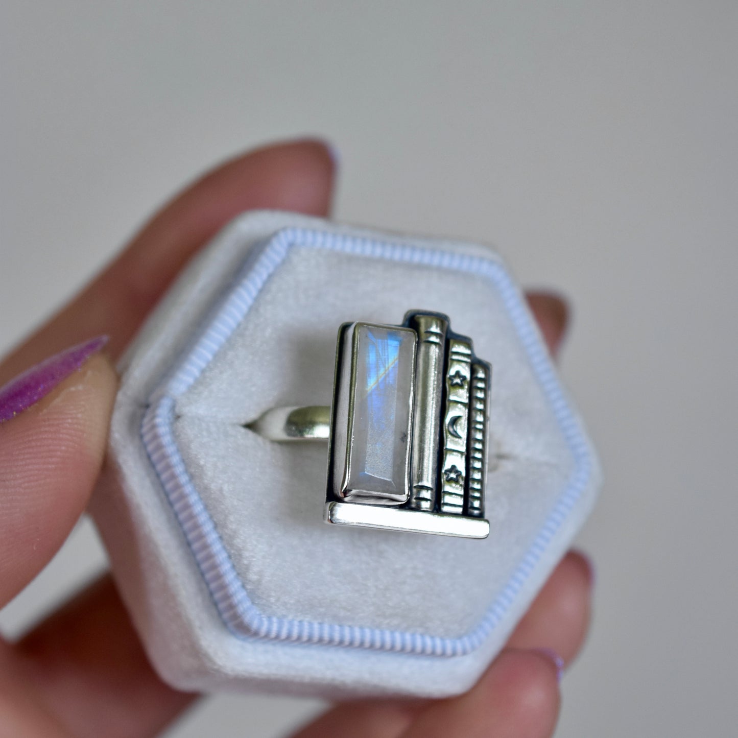 Bookshelf Ring with Rainbow Moonstone Size 11