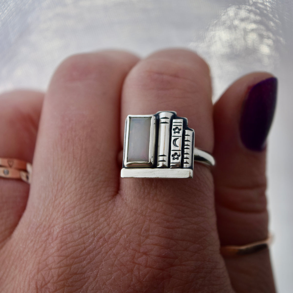 Bookshelf Ring with Ethiopian Opal Size 8