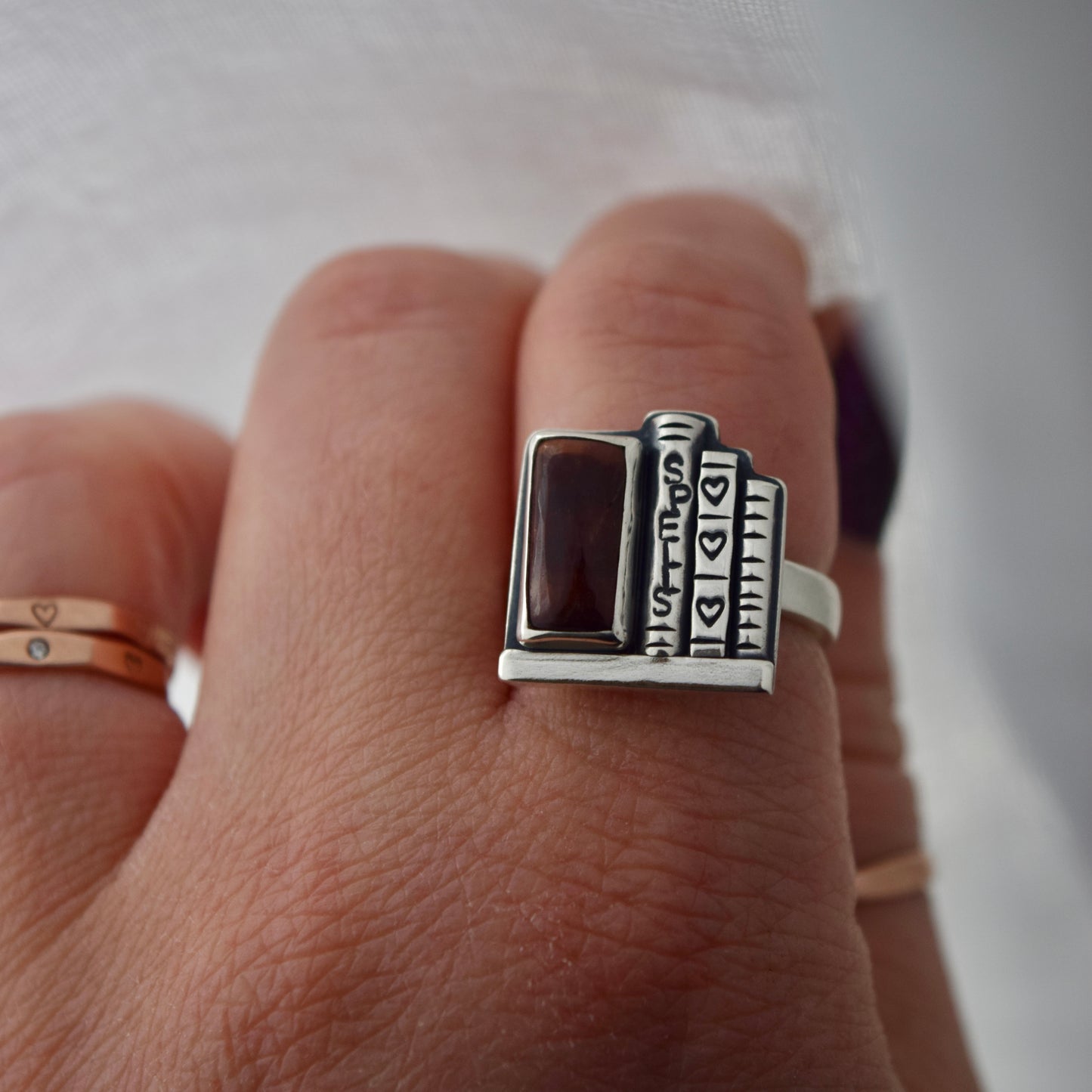 Bookshelf Ring with Tigers Eye Size 7