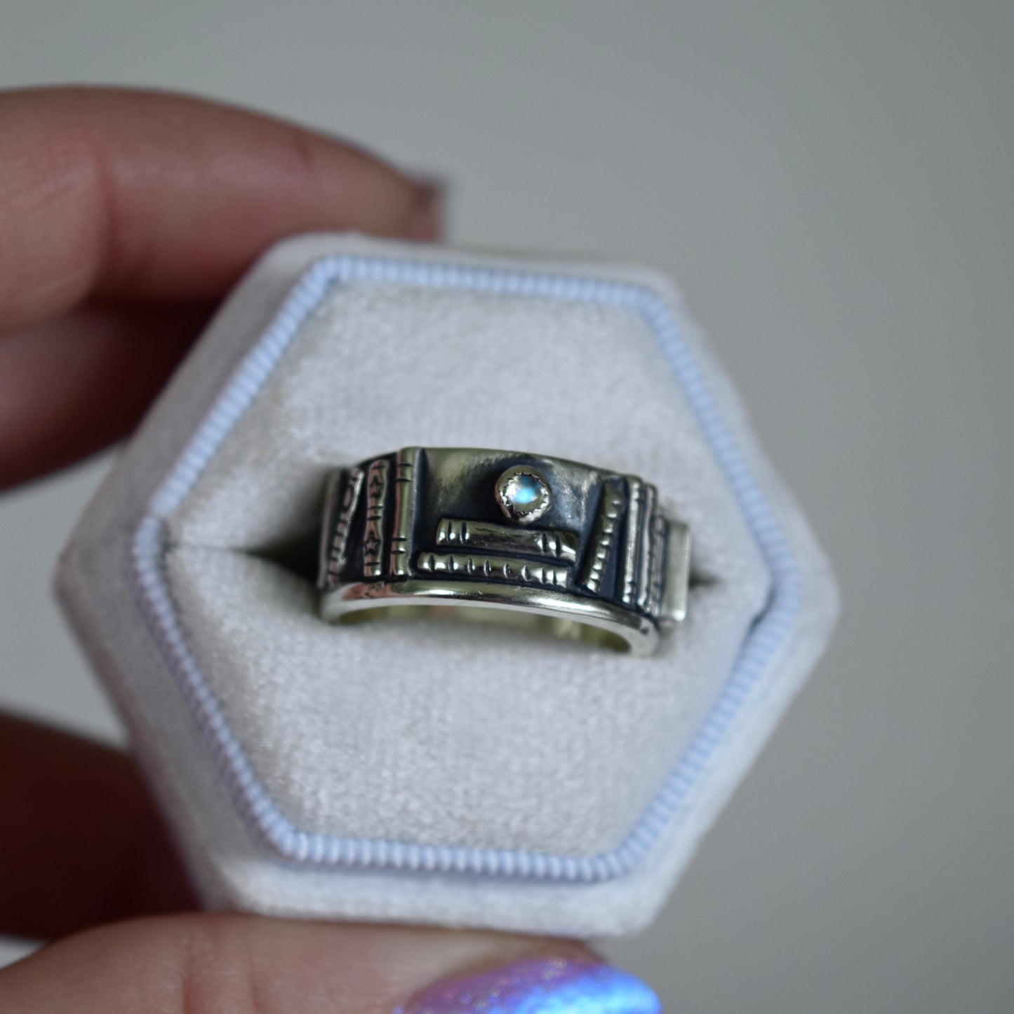Bookshelf Ring Band with Kintsugi Repaired Ethiopian Opal and Rainbow Moonstone Size 6.5