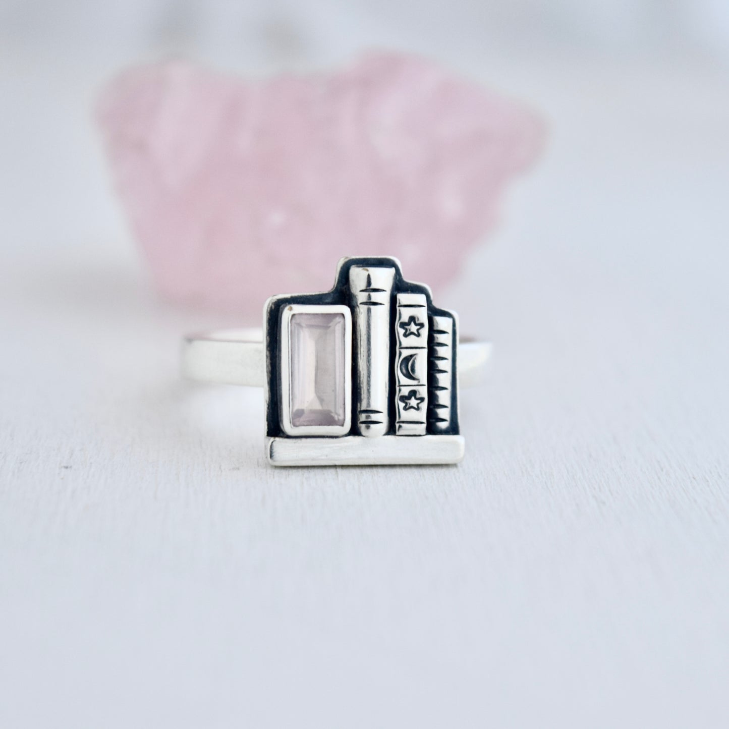 Bookshelf Ring with Rose Quartz Size 10