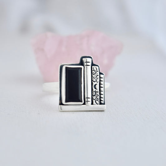 Bookshelf Ring with Faceted Black Onyx Size 12.5