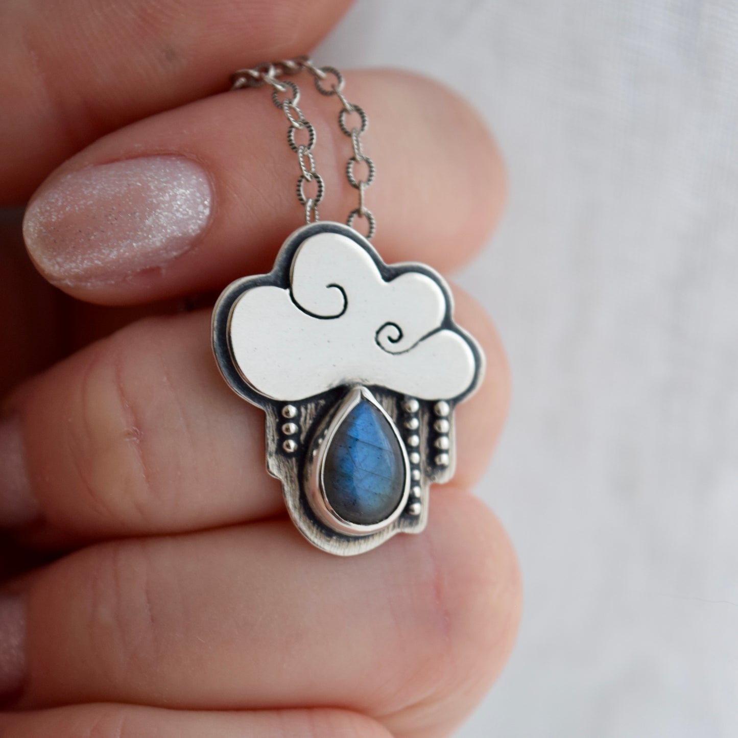 Little Dark Cloud Necklace with Labradorite