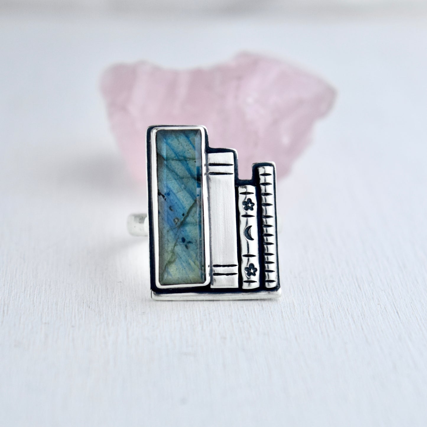 Book Shelf Ring with Labradorite Size 10