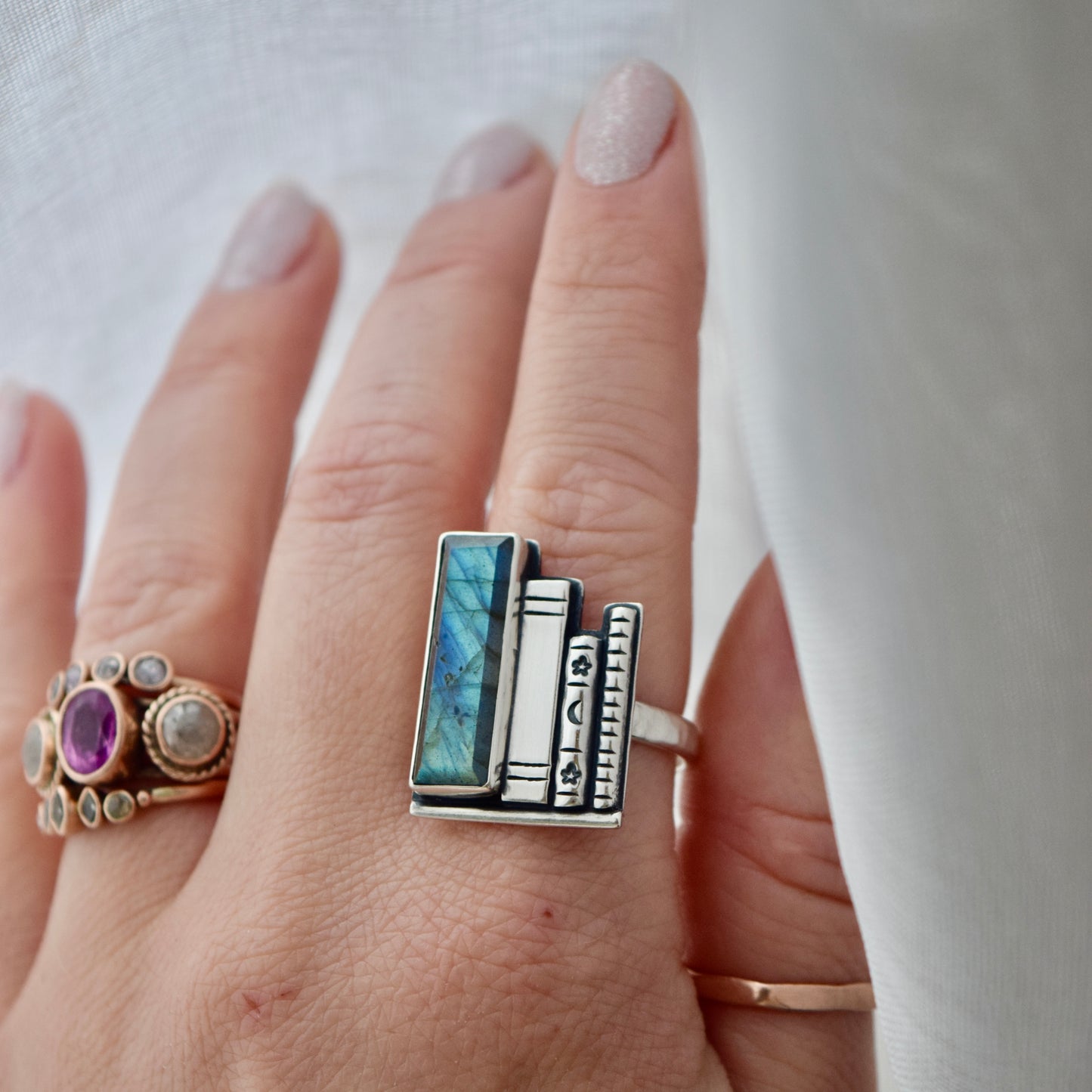 Book Shelf Ring with Labradorite Size 10