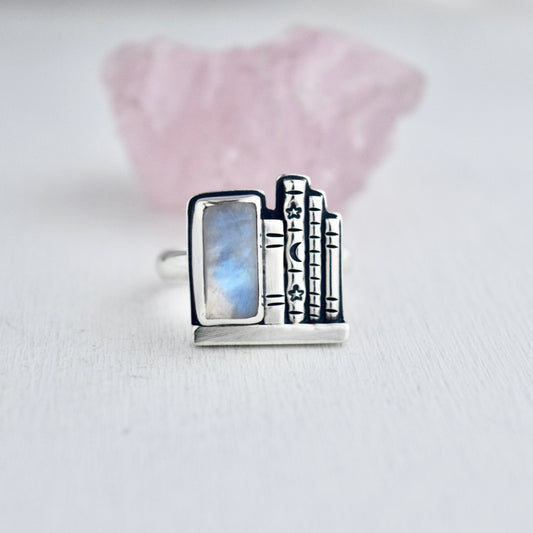 Book Shelf Ring with Rainbow Moonstone Size 7