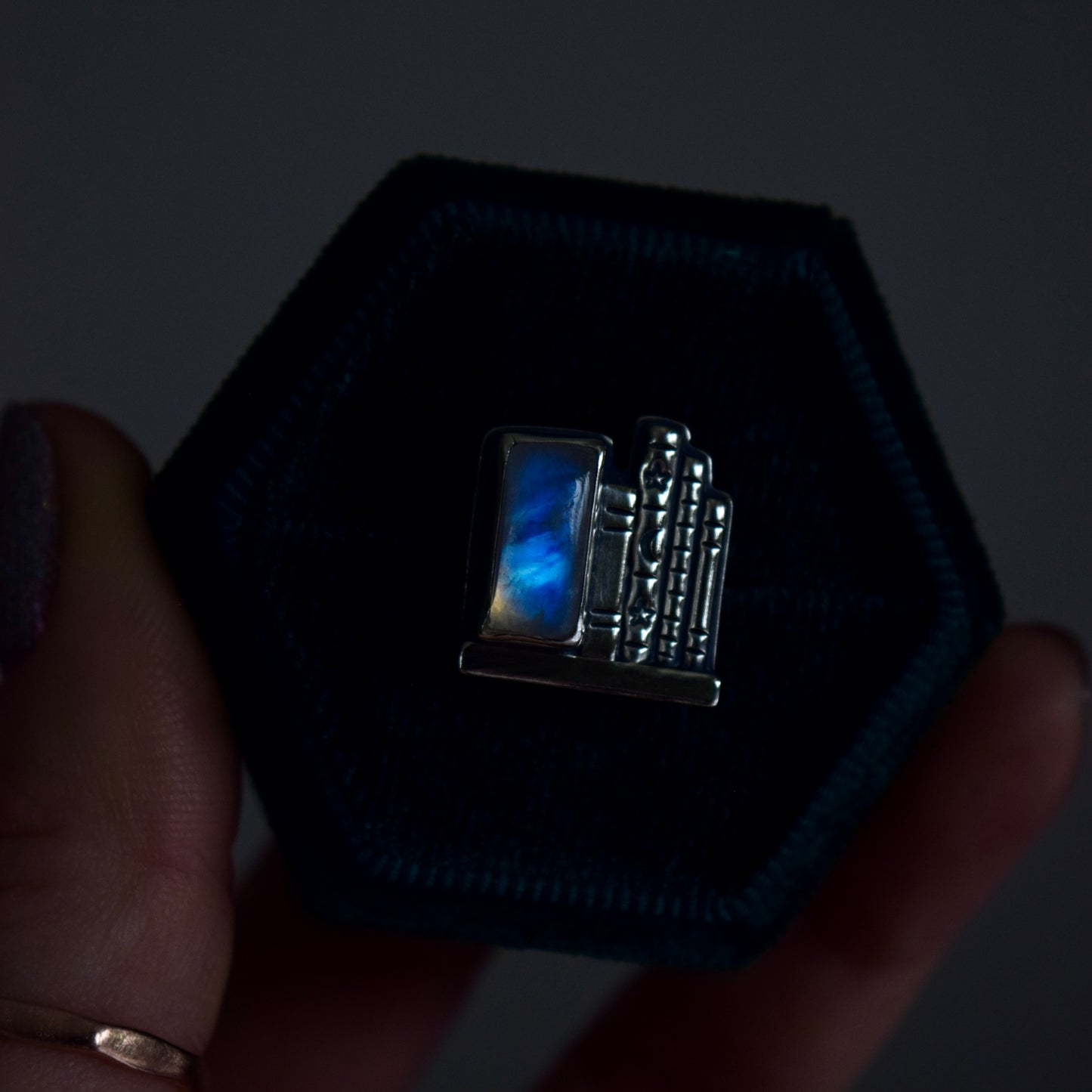 Book Shelf Ring with Rainbow Moonstone Size 7