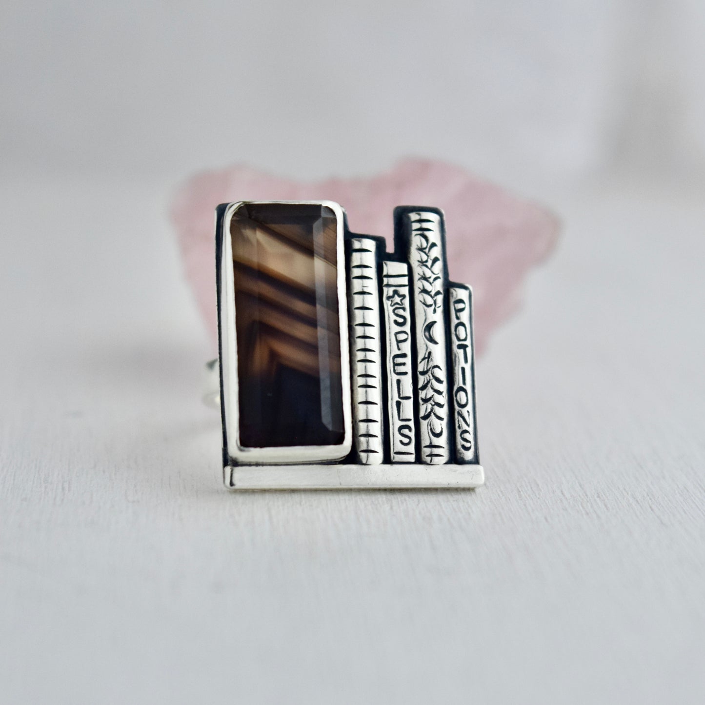 Bookshelf Ring with Montana Moss Agate Size 9