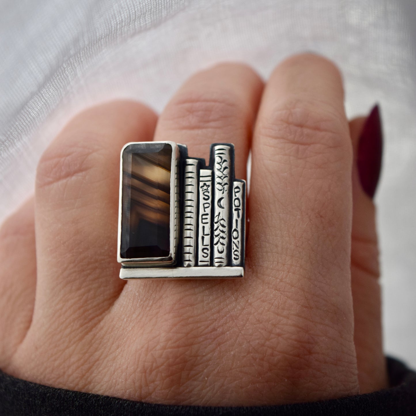 Bookshelf Ring with Montana Moss Agate Size 9