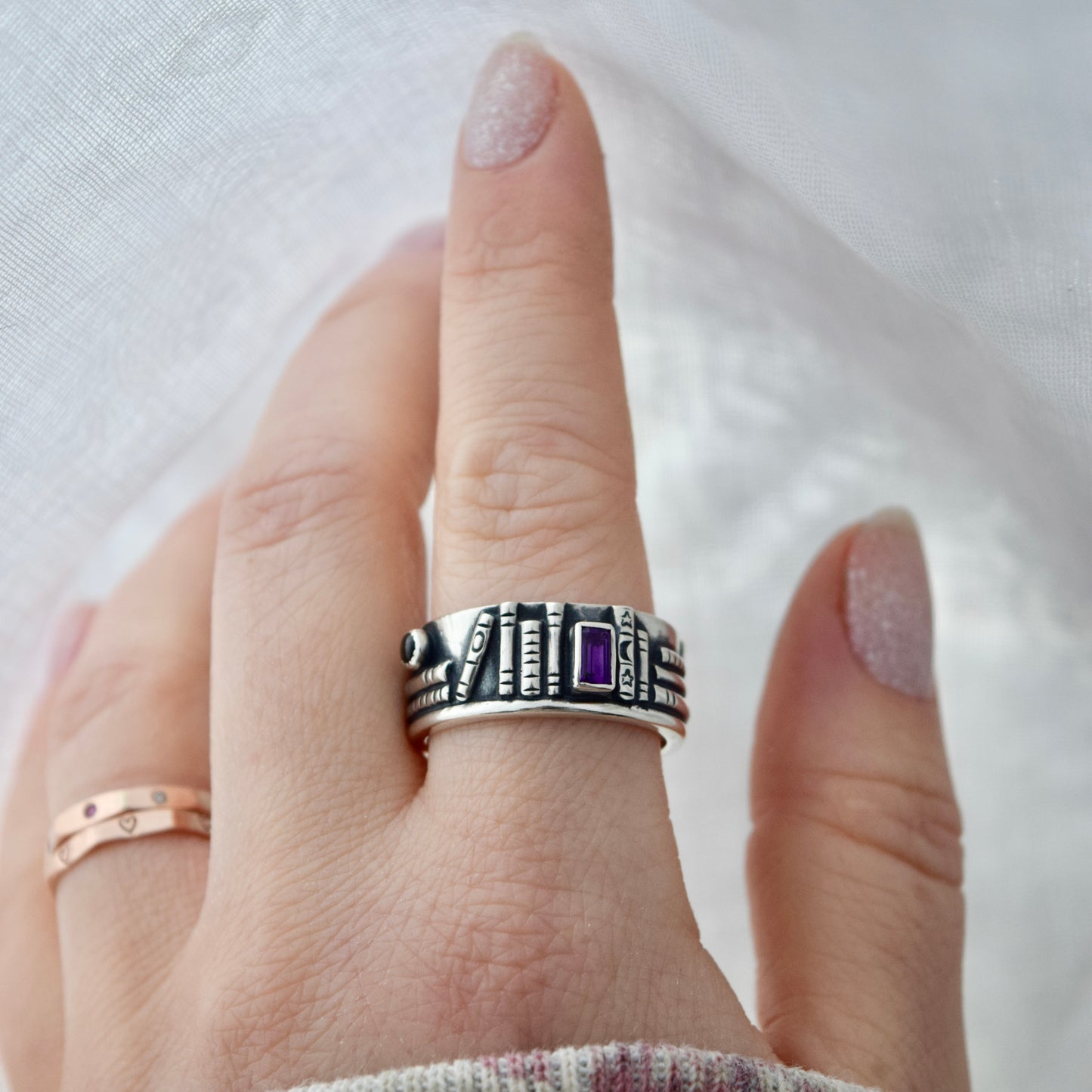 Bookshelf Ring Band with Amethyst and Black Star Sapphire Size 9.75