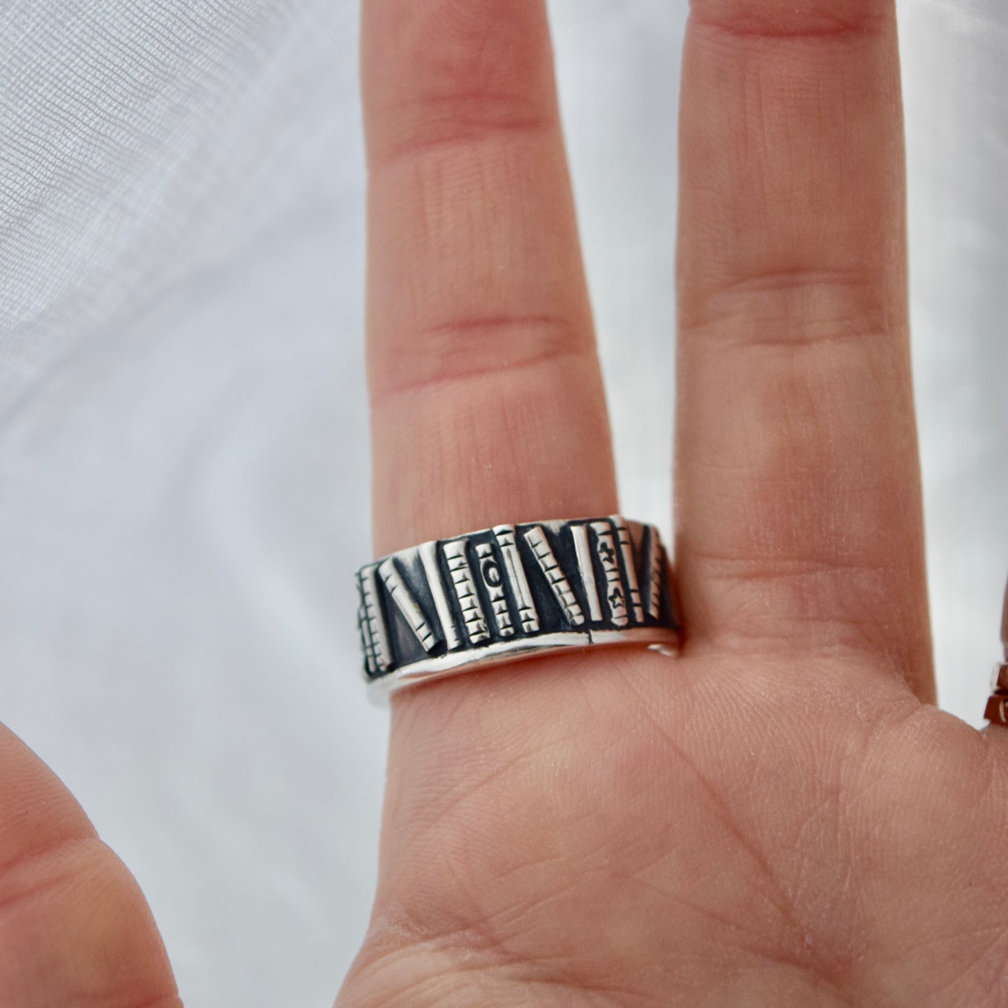 Bookshelf Ring Band with Amethyst and Black Star Sapphire Size 9.75