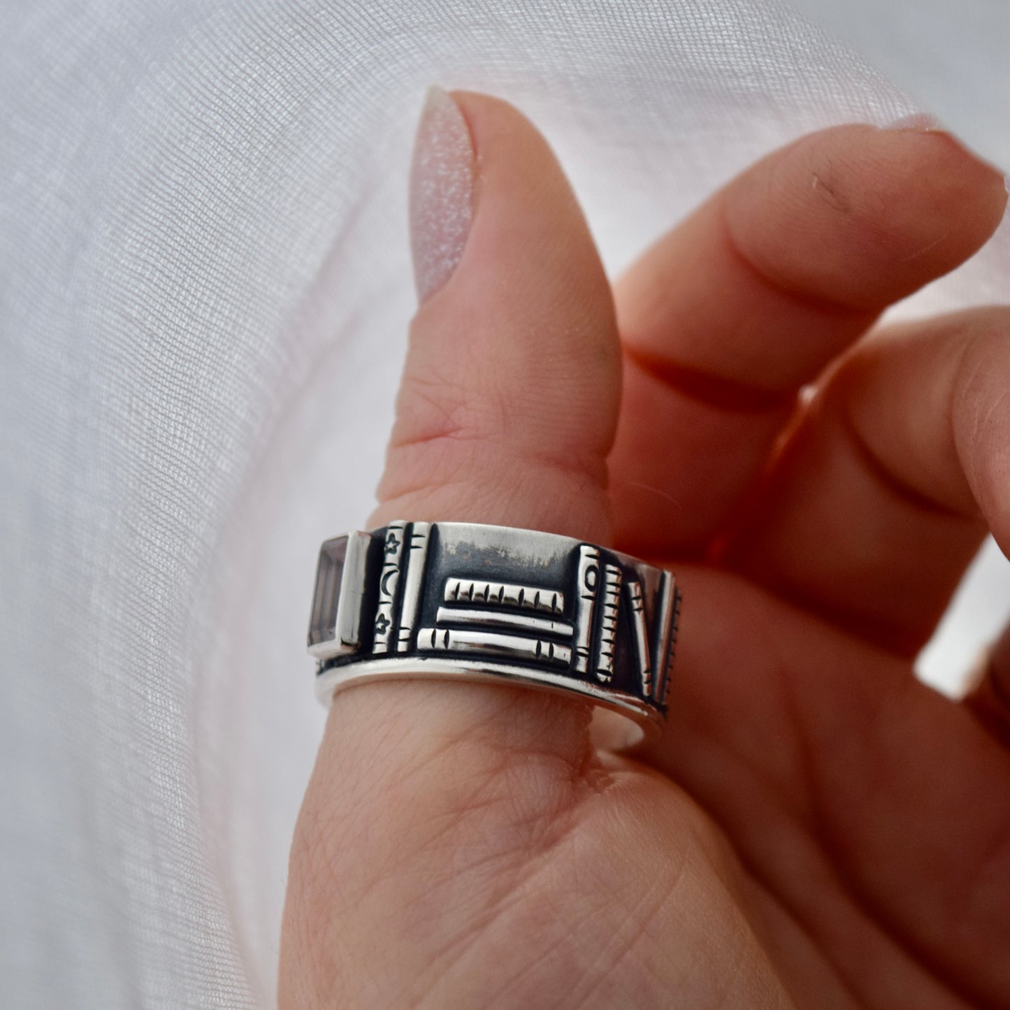 Bookshelf Ring Band with Rose Quartz and Rainbow Moonstone Size 13