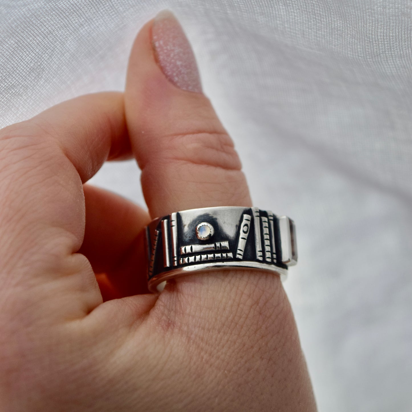Bookshelf Ring Band with Rose Quartz and Rainbow Moonstone Size 13