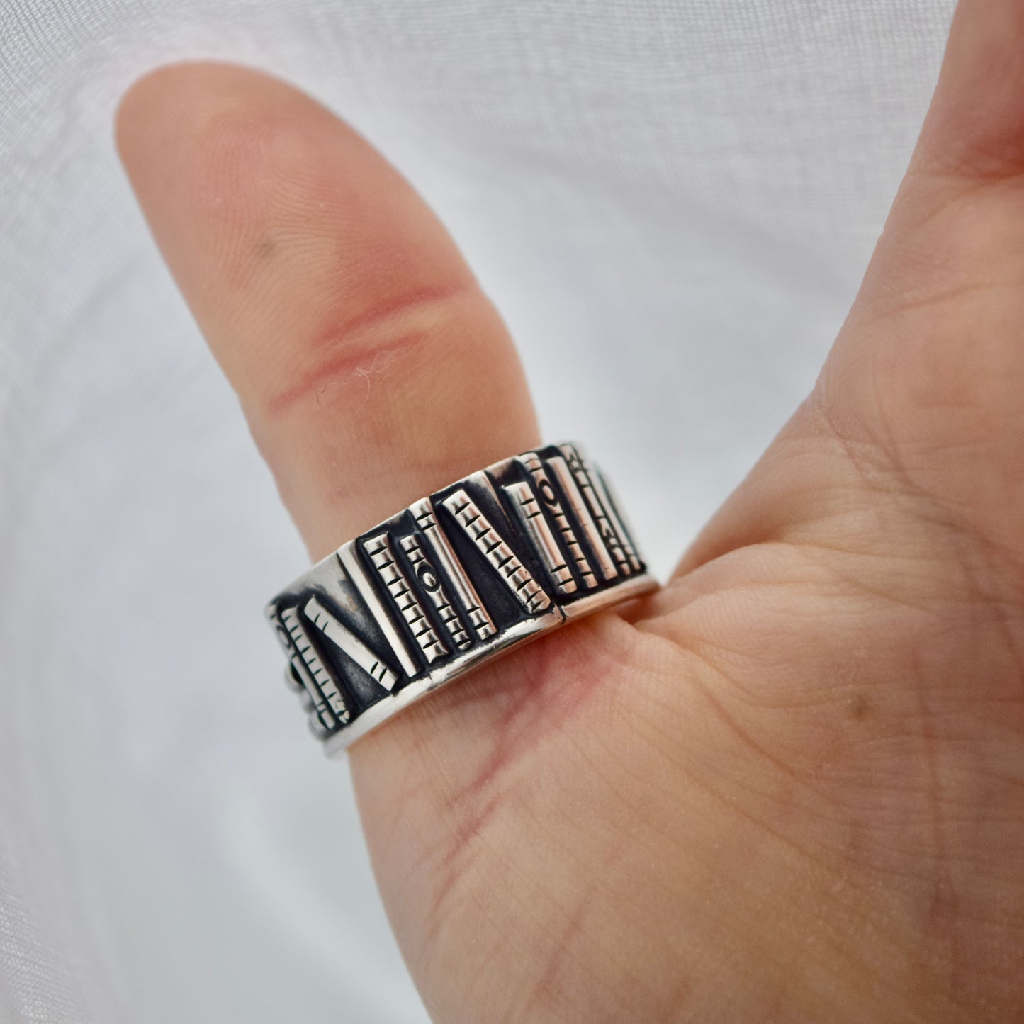 Bookshelf Ring Band with Rose Quartz and Rainbow Moonstone Size 13