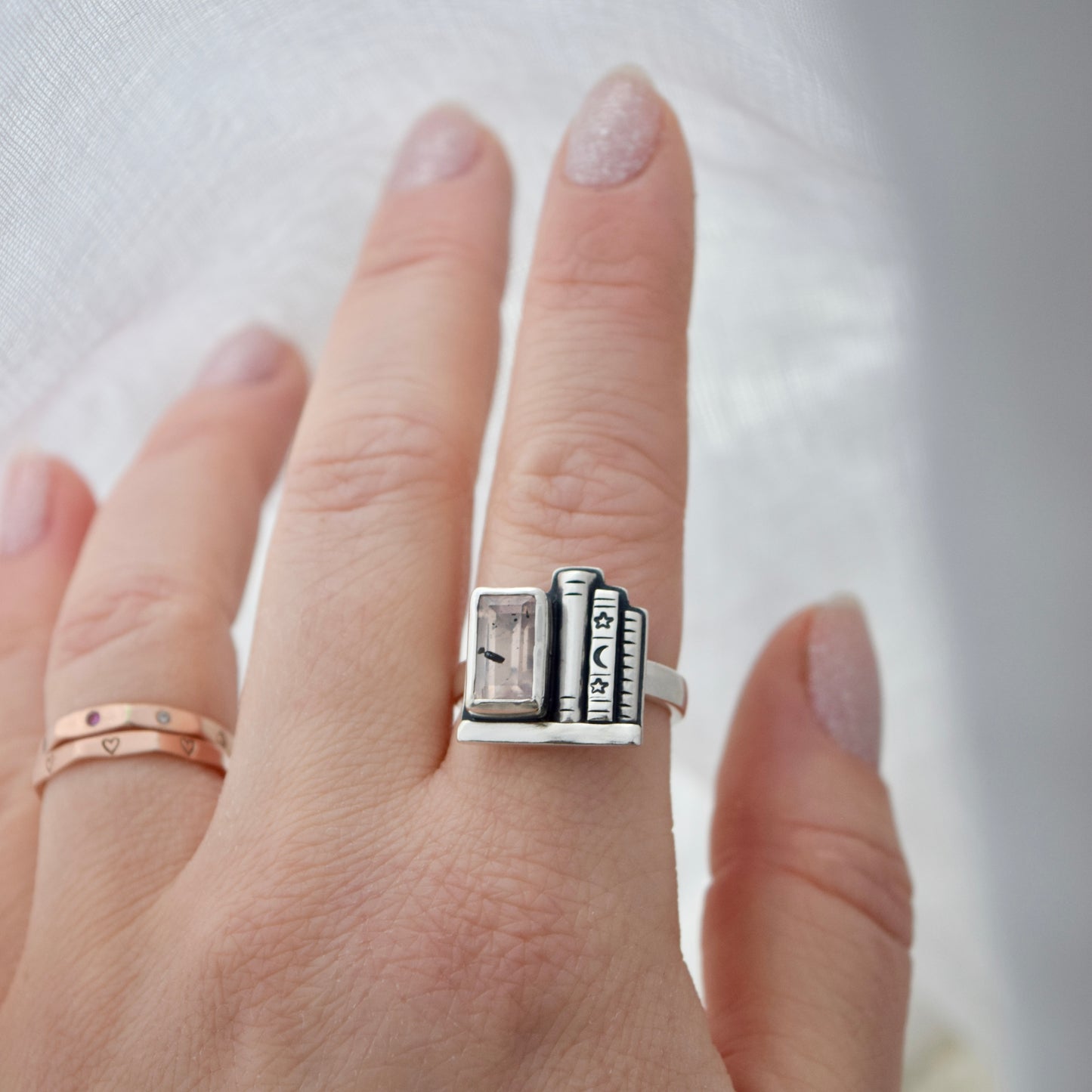 Bookshelf Ring with Diopside Rose Quartz Size 7