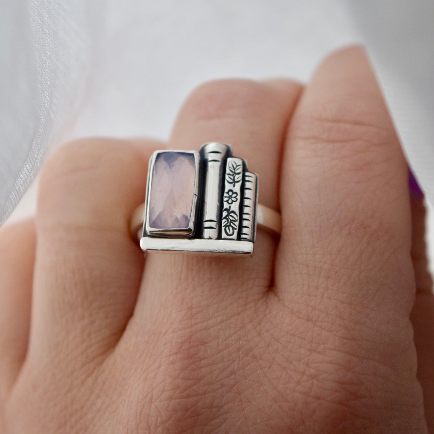Bookshelf Ring with Faceted Lavender Quartz Size 10.5