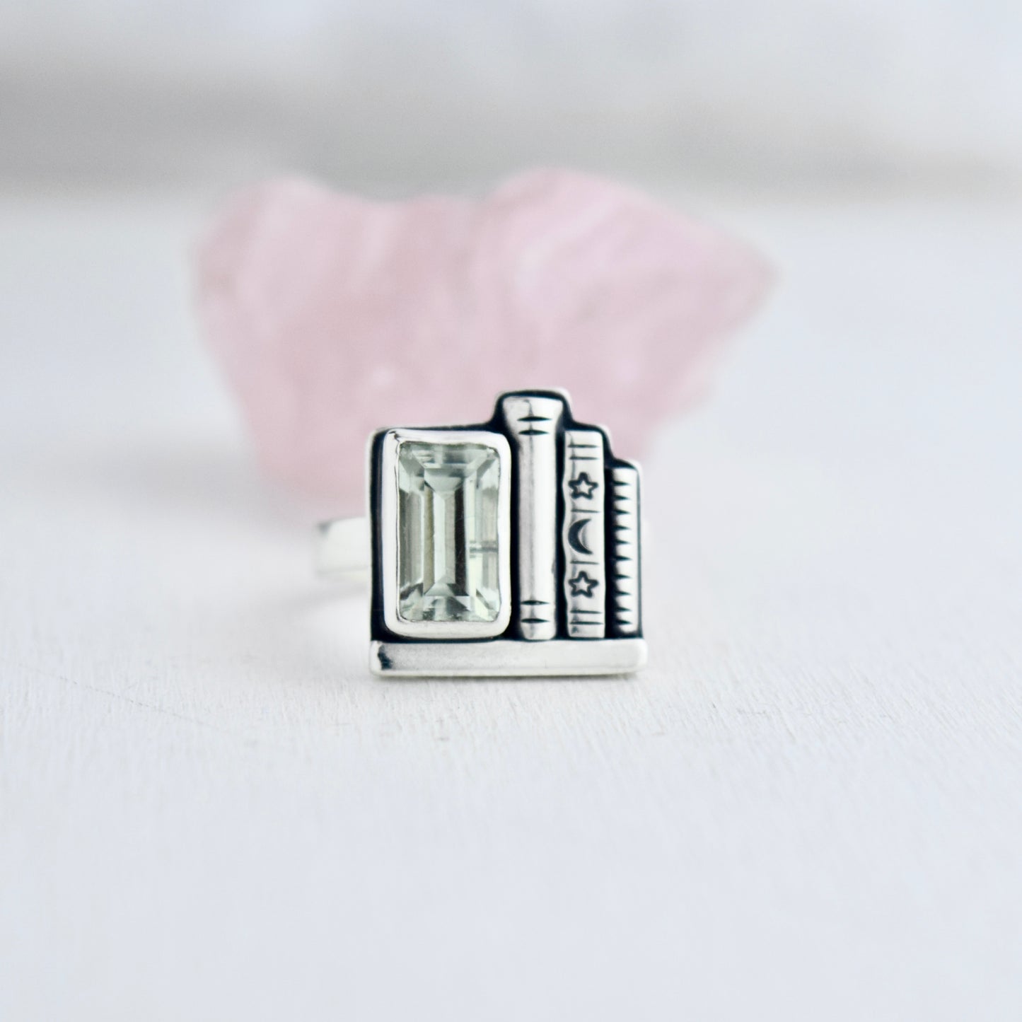 Bookshelf Ring with Prasiolite Size 6