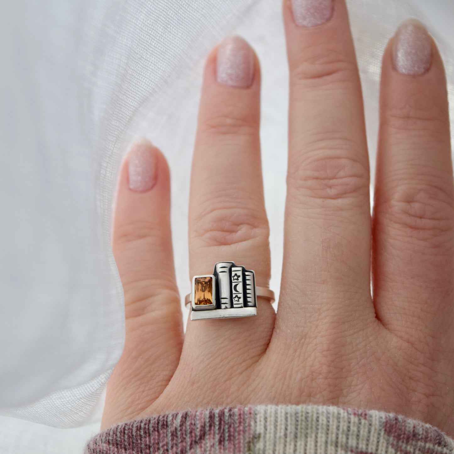 Mini Bookshelf Ring with Malaya Garnet Size 5