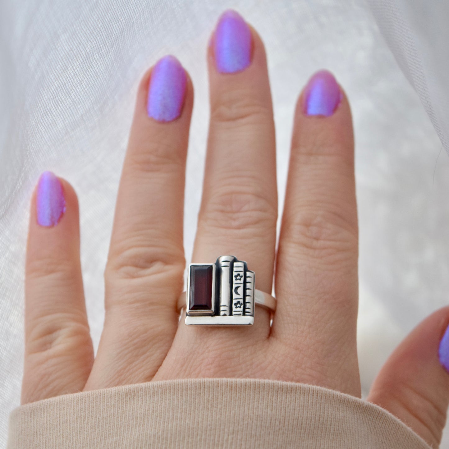 Bookshelf Ring with Garnet Size 8