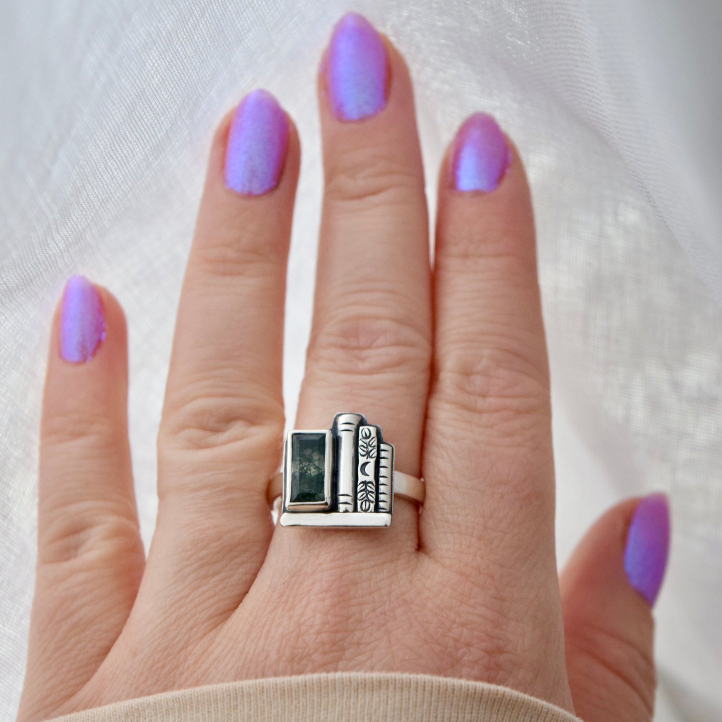 Bookshelf Ring with Moss Agate Size 9