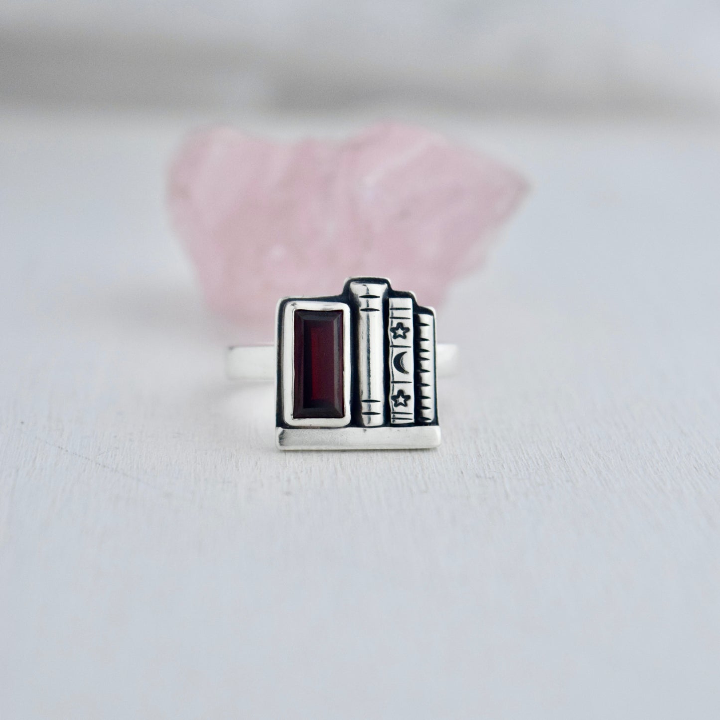 Bookshelf Ring with Garnet Size 9